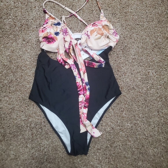 Cupshe Other - Cupshe One piece Swimsuit Women